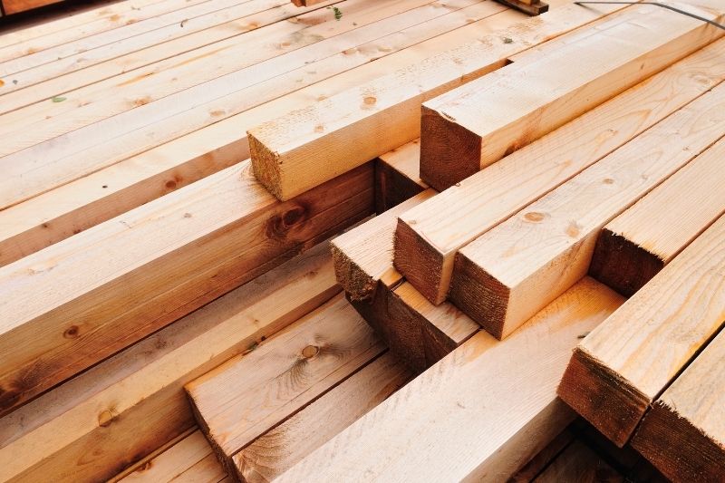 קורות עץ בשביל בנייה קלה יותר
